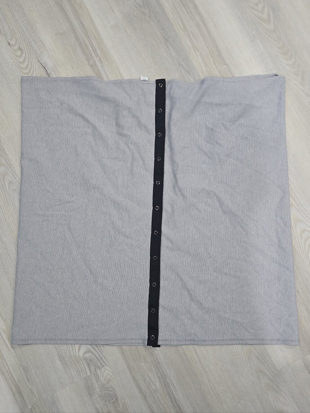 Lululemon Vinyasa Scarf wrap featuring gray striped fabric and snap closures - Picture 3 of 6